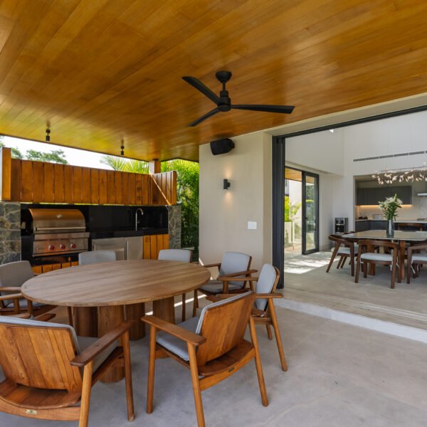 Terrace dining table