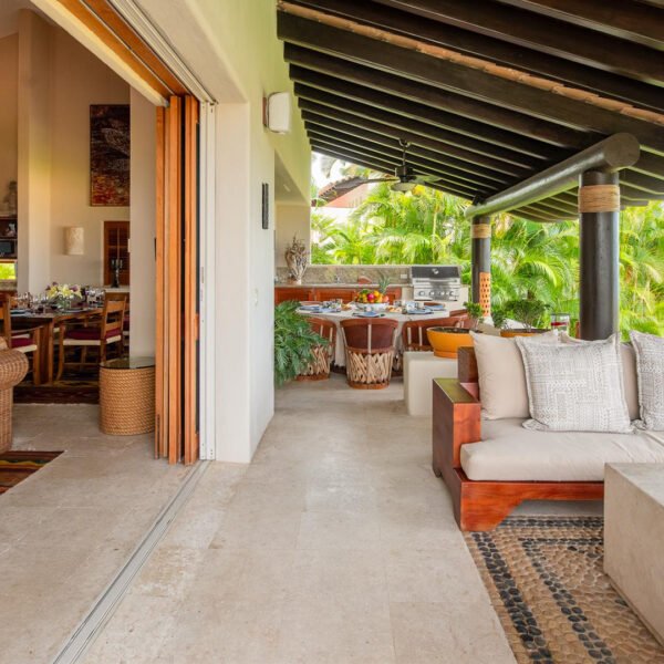 MX Ocean View Villa with Old School Four Seasons Charm Tripwix MX0486 0070